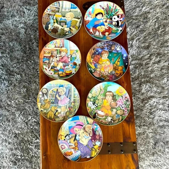 Vintage Carol Lawson (limited edition) fine porcelain plates bundle of 7